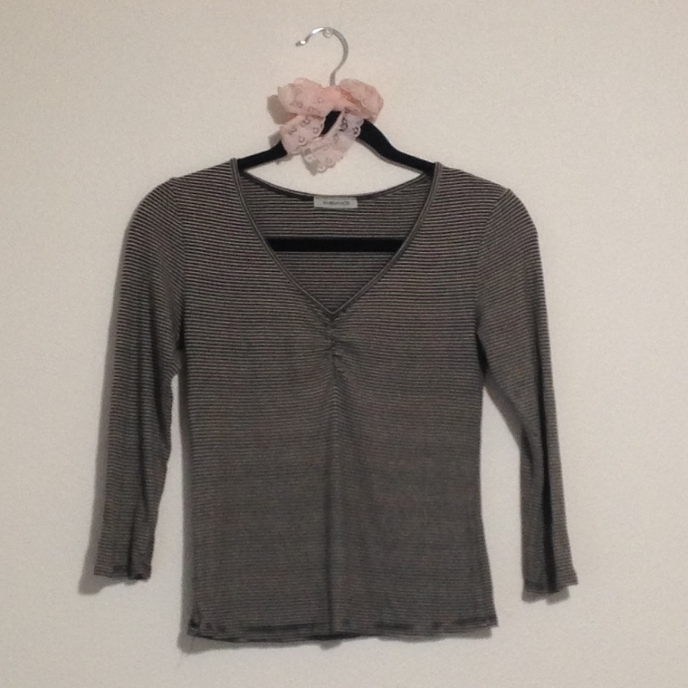 AMBIANCE Black and Tan Striped V-neck Front Ruche 3/4 Sleeve Top
